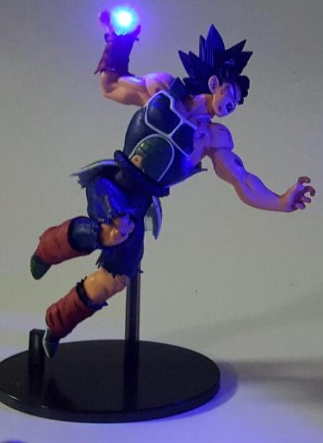 Figura LED Dragon Ball Goku SSJ1 y Bardock